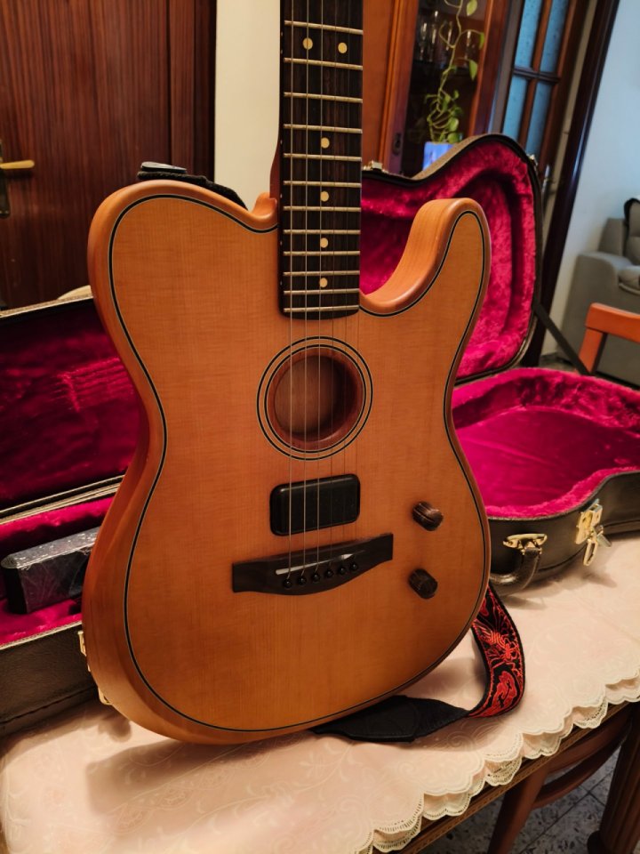 Fender Acoustasonic Telecaster