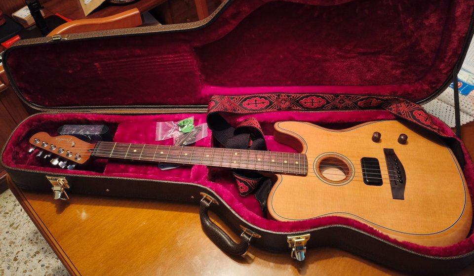 Fender Acoustasonic Telecaster