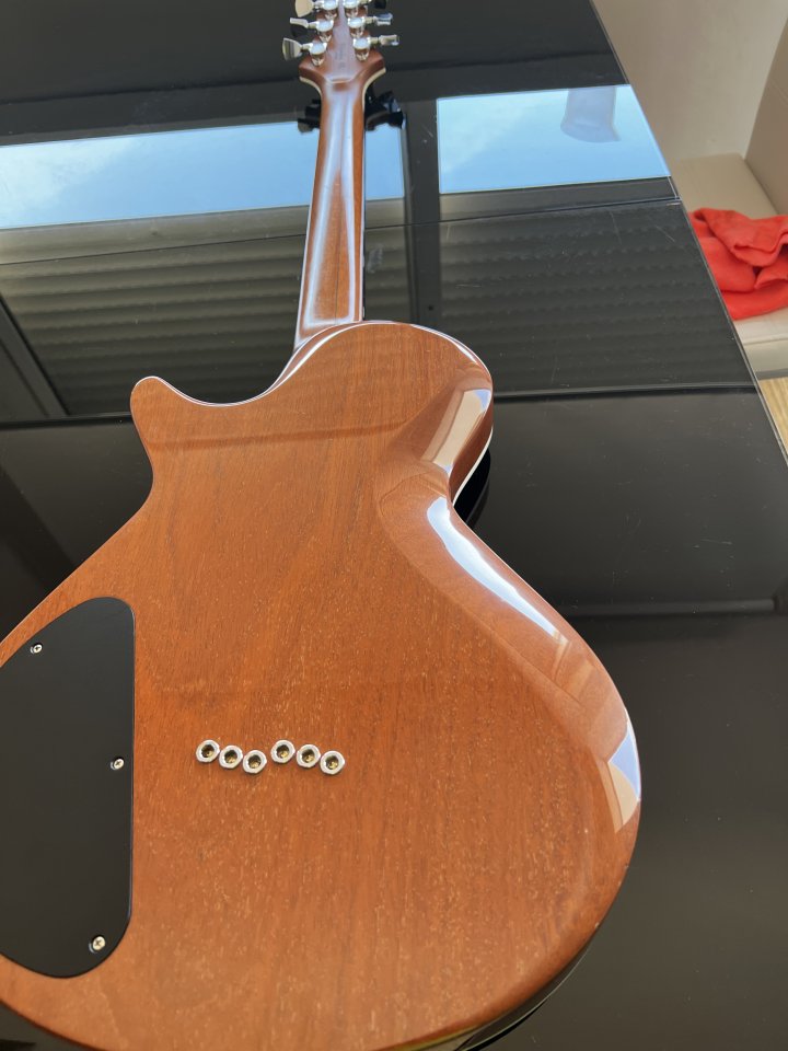 Vendo Guitarra O3 OXYGEN “ STAR” de segunda mano · Foto 3 de 9 · Jaén · 2700 €