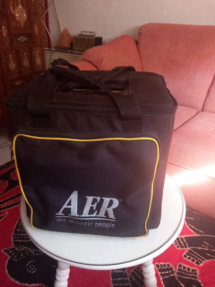 AER Compact Mobile 2 Amplificador acústico Pro de segunda mano · Foto 6 de 8 · Granada · 815 €