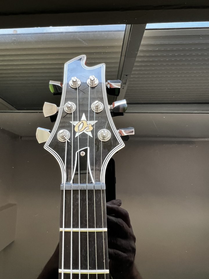 Vendo Guitarra O3 OXYGEN “ STAR” de segunda mano · Foto 5 de 9 · Jaén · 2700 €