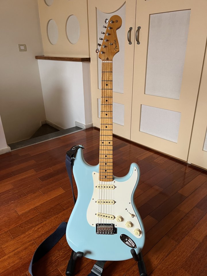 Fender Vintera '50s Stratocaster Modified