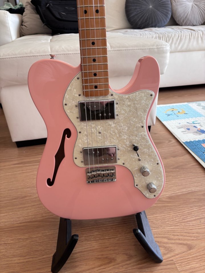 Fender Vintera 70s Telecaster Thinline Shell Pink de segunda mano · Foto 1 de 6 · Madrid · 1200 €