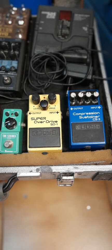 Boss, ibanez, t-rex, tc electronic...