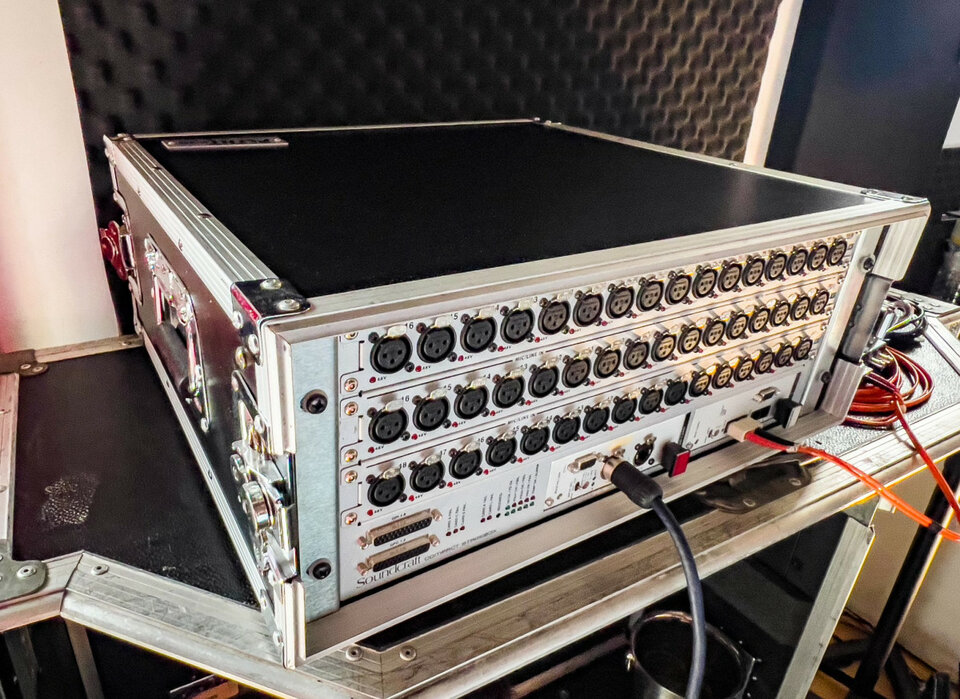 Soundcraft Vi1 + Stage Box + Salicru SPS750 Advance R + RME Madiface USB