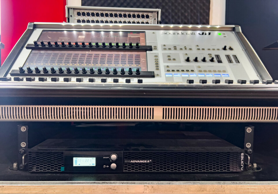 Soundcraft Vi1 + Stage Box + Salicru SPS750 Advance R + RME Madiface USB