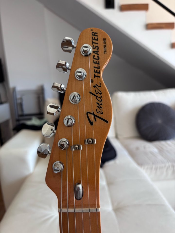 Fender Vintera 70s Telecaster Thinline Shell Pink de segunda mano · Foto 3 de 6 · Madrid · 1200 €