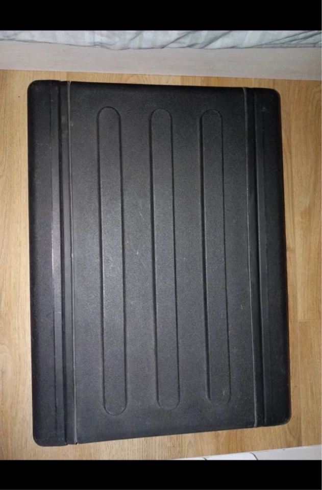 SKB Roto-Molded 3U Shallow Rack