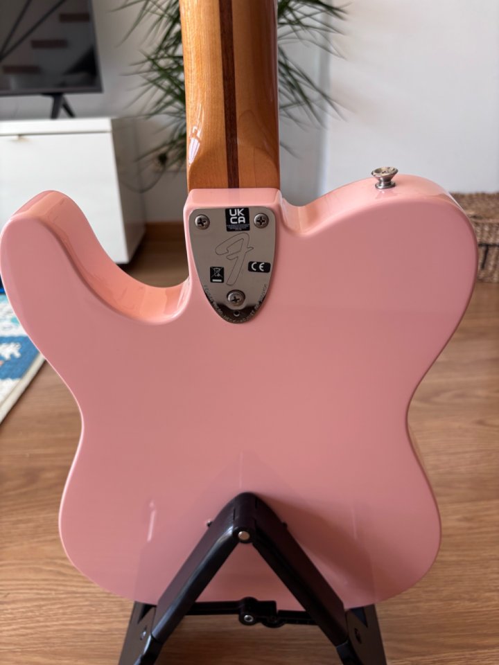 Fender Vintera 70s Telecaster Thinline Shell Pink de segunda mano · Foto 4 de 6 · Madrid · 1200 €