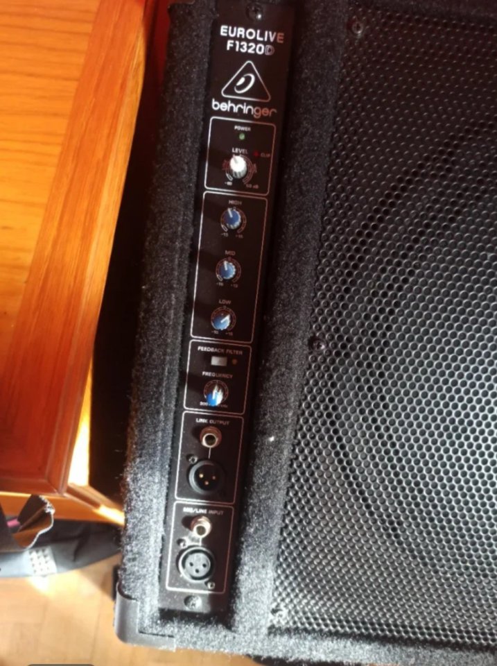 Monitor activo Behringer Eurolive F1320D. de segunda mano · Foto 1 de 2 · Navarra · 175 €