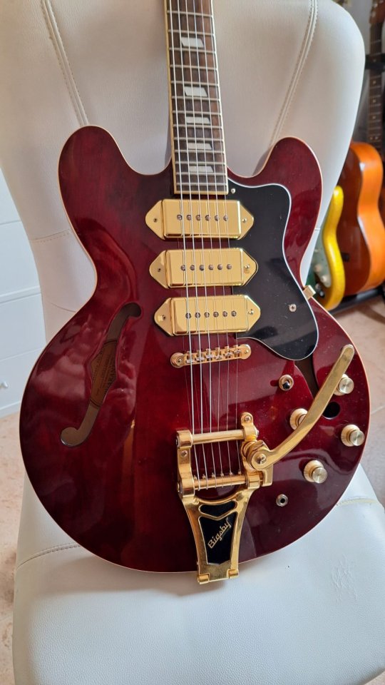 Epiphone Riviera Custom P93