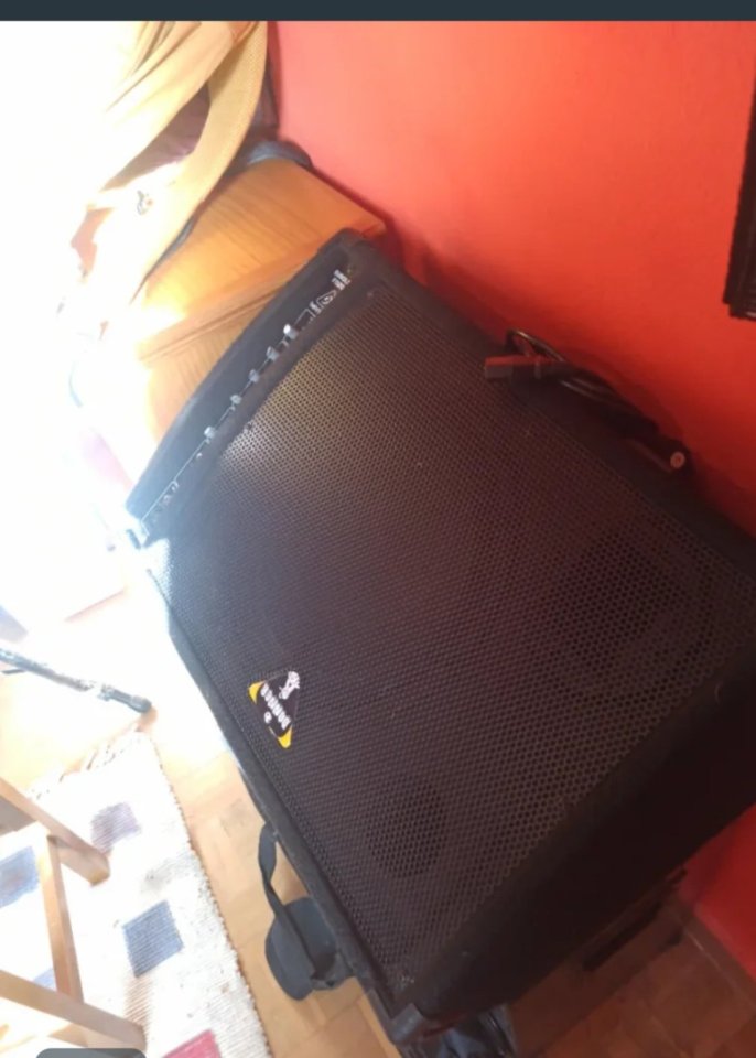 Monitor activo Behringer Eurolive F1320D. de segunda mano · Foto 2 de 2 · Navarra · 175 €