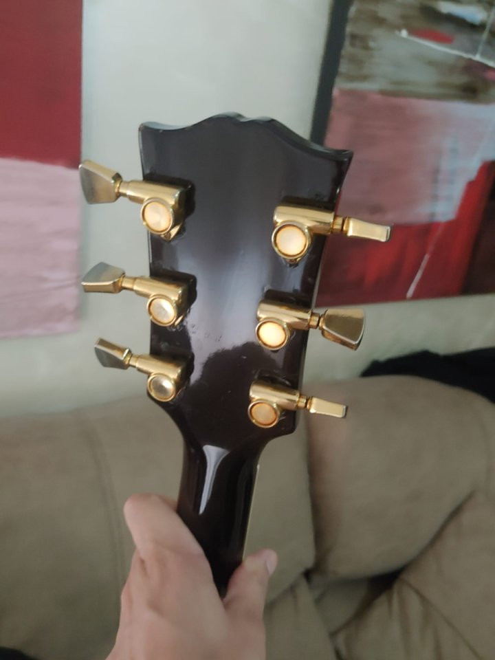 Guitarra Morris de Coleccion..Muy Pocas Unidades en el Mundo.Con Estuche