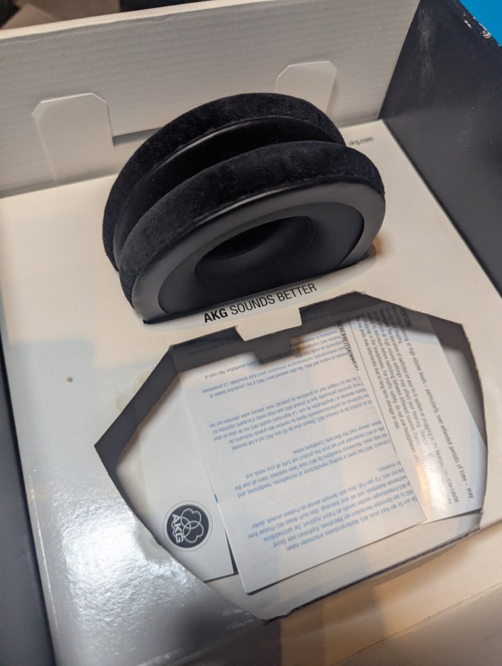 Auriculares de estudio AKG K 240 MKII de segunda mano · Foto 3 de 6 · Barcelona · 45 €