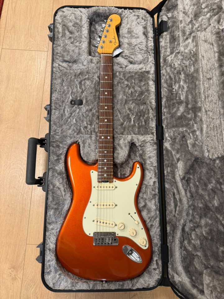 Fender Stratocaster American Elite de segunda mano · Foto 1 de 5 · Madrid · 1800 €