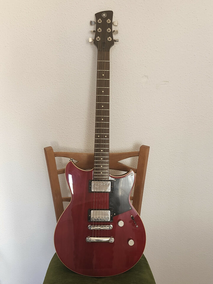 Ganga-Guitarrón Vendo Revstar 420S con mejoras