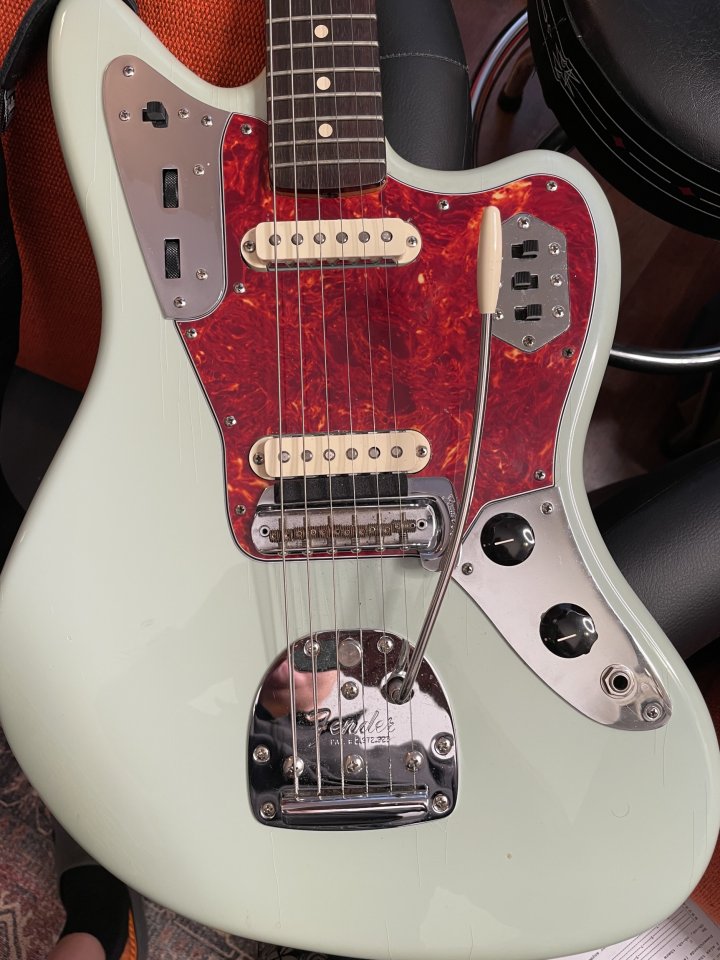Fender FSR Jaguar American Vintage 62 Thin Skin de segunda mano · Foto 5 de 6 · Gipuzkoa · 2985 €