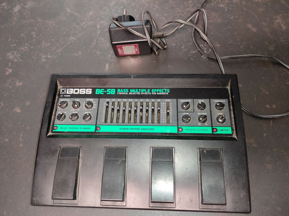 Boss BE-5B multiefectos bajo analógico