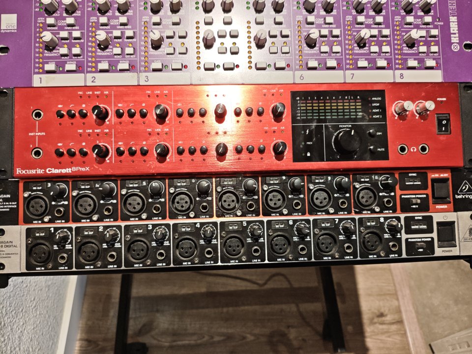 Pack 24 Canales: Focusrite Clarett 8PreX + 2x ADAT (ADA8200 / ADA8000)