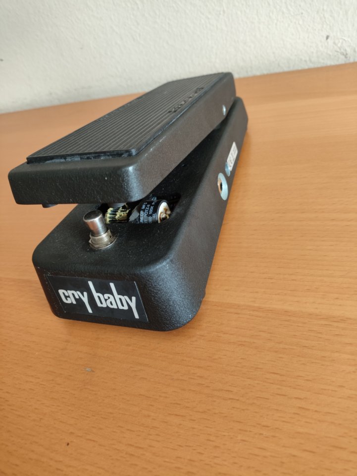Pedal Wah-Wah Dunlop Cry Baby GCB95 de segunda mano · Foto 4 de 8 · Madrid · 65 €