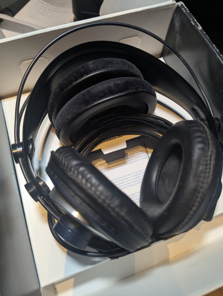 Auriculares de estudio AKG K 240 MKII de segunda mano · Foto 5 de 6 · Barcelona · 45 €