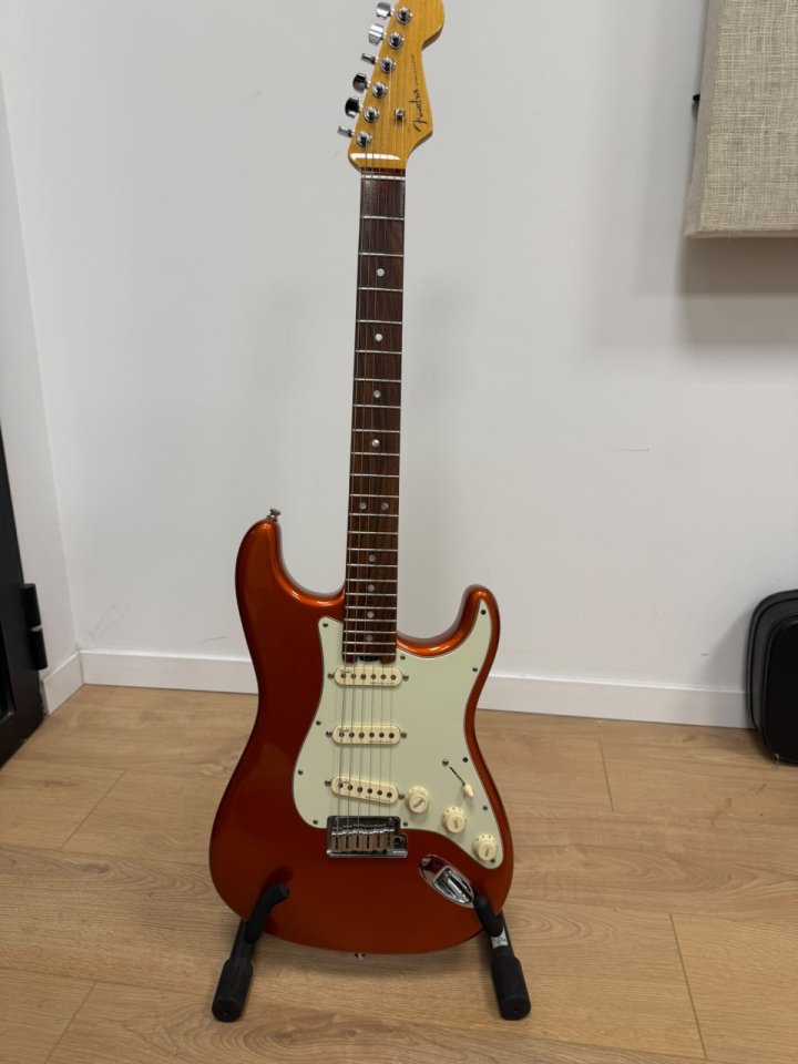 Fender Stratocaster American Elite de segunda mano · Foto 2 de 5 · Madrid · 1800 €