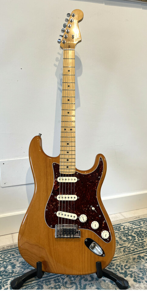 2011 FENDER American DELUXE ASH Stratocaster USA