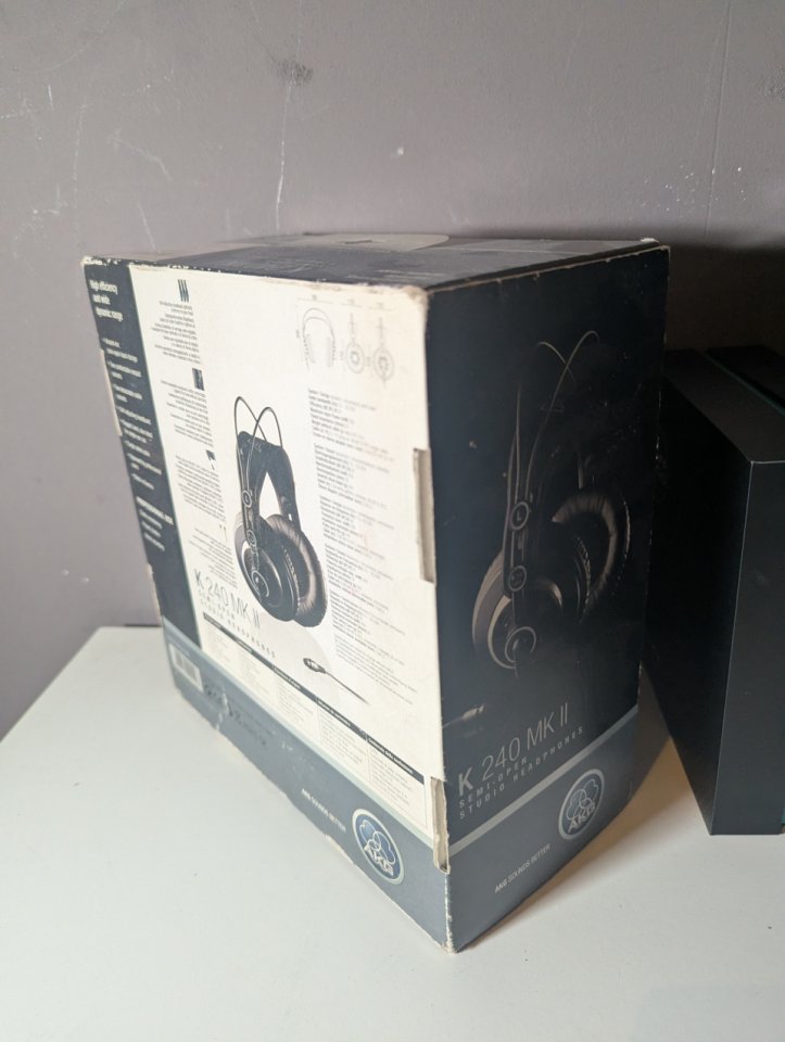 Auriculares de estudio AKG K 240 MKII de segunda mano · Foto 6 de 6 · Barcelona · 45 €