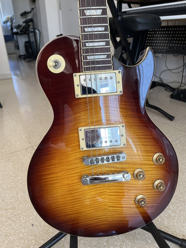 Harley Benton SC-550 Deluxe (Tipo Les Paul) de segunda mano · Foto 2 de 7 · Barcelona · 200 €