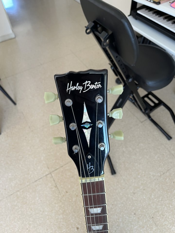 Harley Benton SC-550 Deluxe (Tipo Les Paul) de segunda mano · Foto 3 de 7 · Barcelona · 200 €