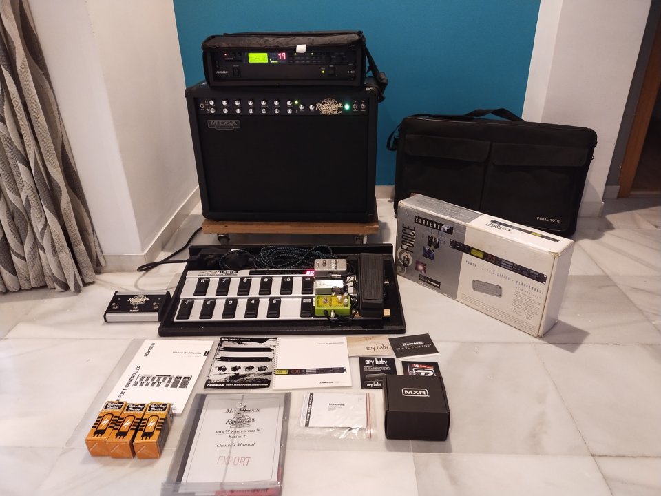 Todo mi equipo (Mesa Boogie/GForce/Furman/EH/Mxr/Fcb1010/Maletas)