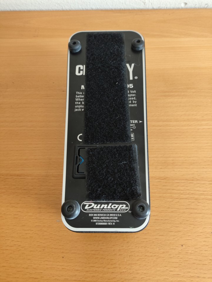 Pedal Wah-Wah Dunlop Cry Baby GCB95 de segunda mano · Foto 8 de 8 · Madrid · 65 €