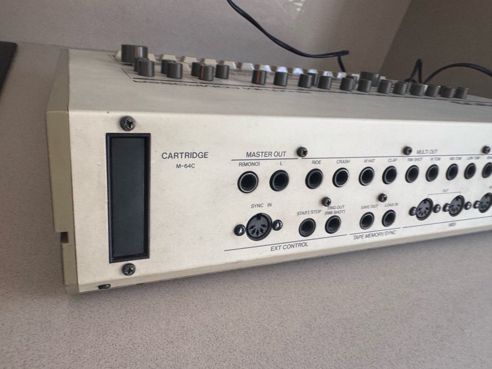 Roland TR 909 Rhythm Composer de segunda mano · Foto 5 de 7 · Barcelona · 4500 €