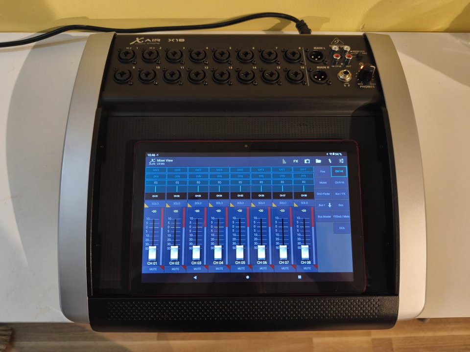 Behringer X18 + Tablet Android