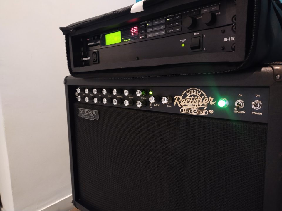 Todo mi equipo (Mesa Boogie/GForce/Furman/EH/Mxr/Fcb1010/Maletas)