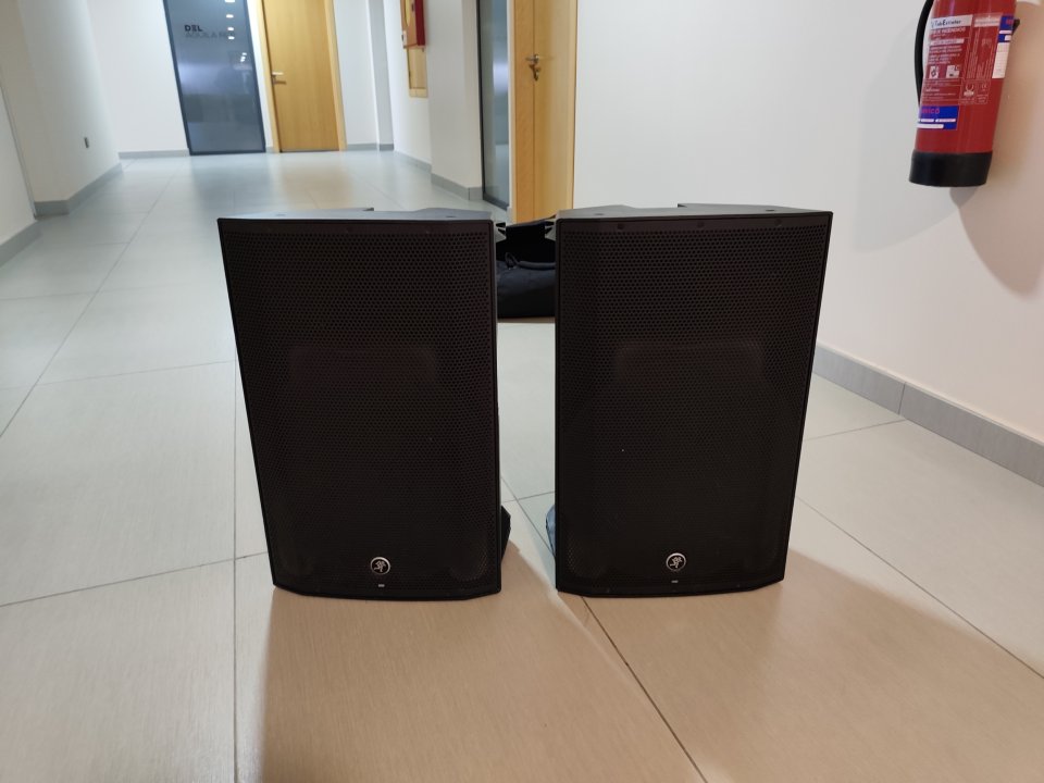 Altavoces Mackie Thump 15A de segunda mano · Foto 1 de 8 · Sevilla · 650 €
