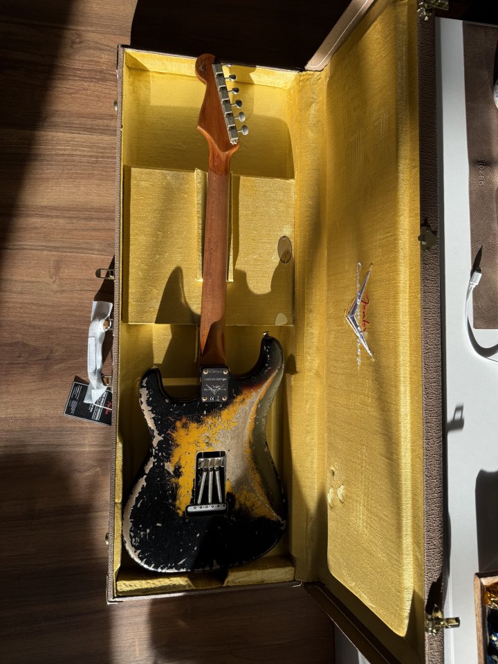 Fender 60 Strat Roasted Super Heavy Relic Black over 2T Sunburst