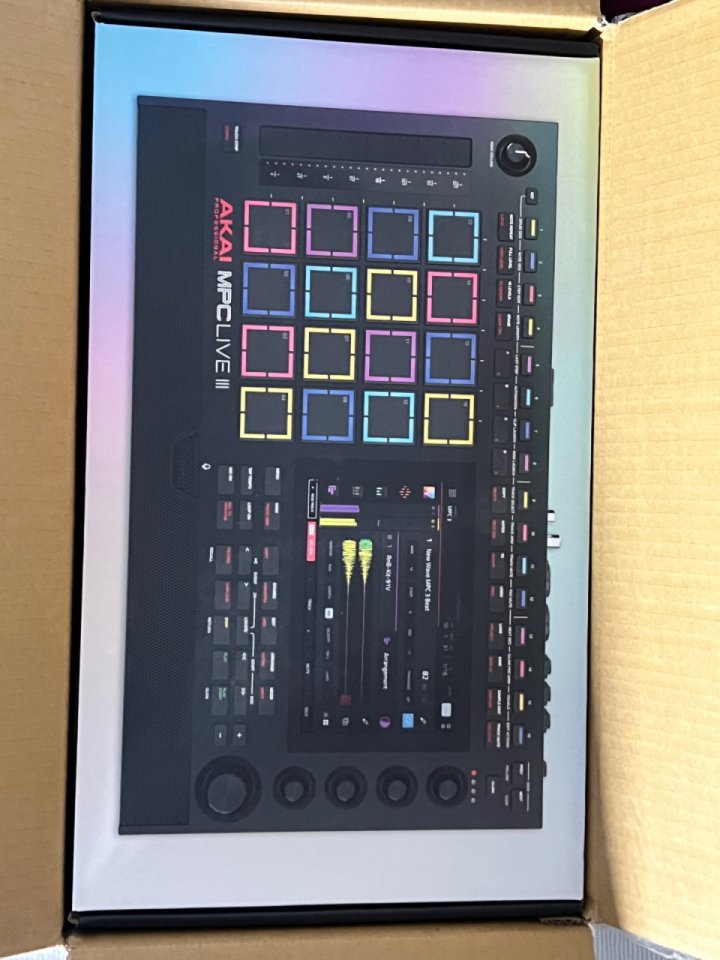 Akai Live III de segunda mano · Foto 1 de 3 · Sevilla · 1150 €