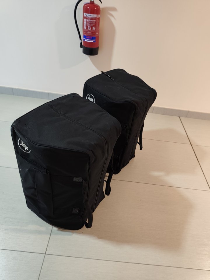 Altavoces Mackie Thump 15A de segunda mano · Foto 3 de 8 · Sevilla · 650 €