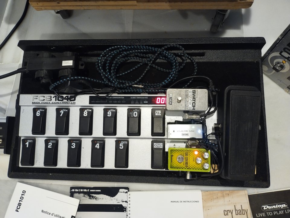 Todo mi equipo (Mesa Boogie/GForce/Furman/EH/Mxr/Fcb1010/Maletas)