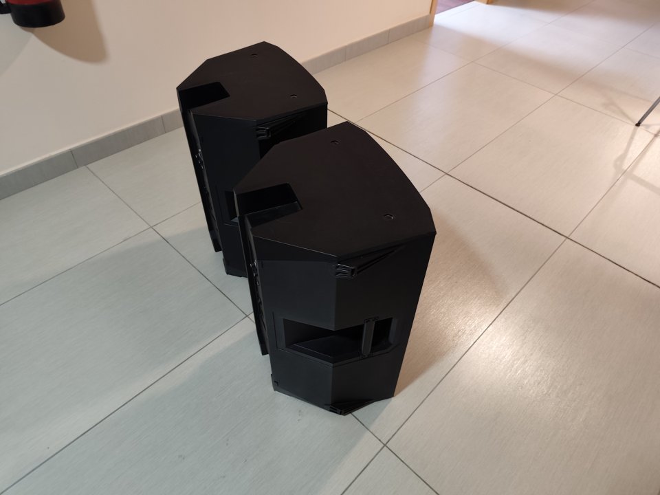 Altavoces Mackie Thump 15A de segunda mano · Foto 5 de 8 · Sevilla · 650 €