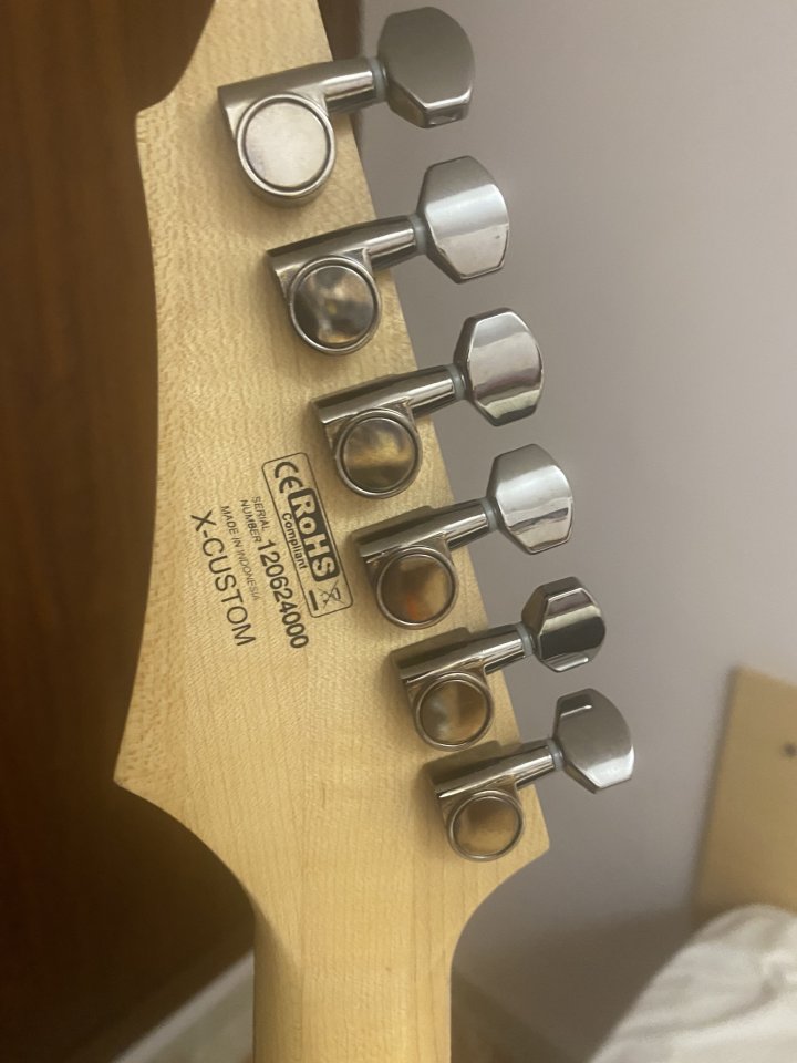 Guitarra cort x custom de segunda mano · Foto 6 de 9 · Illes Balears