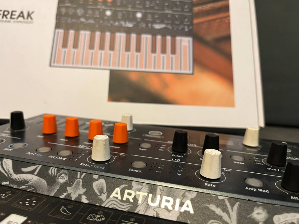 Arturia Microfreak de segunda mano · Foto 4 de 4 · Granada · 220 €