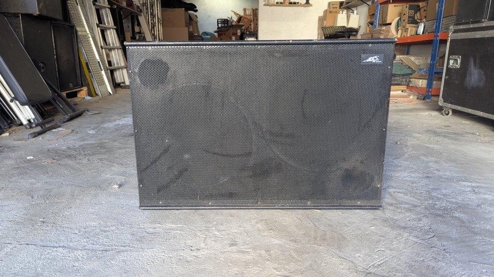 Subwoofers activos de doble 15"