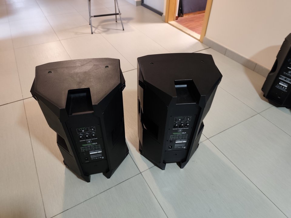 Altavoces Mackie Thump 15A de segunda mano · Foto 6 de 8 · Sevilla · 650 €