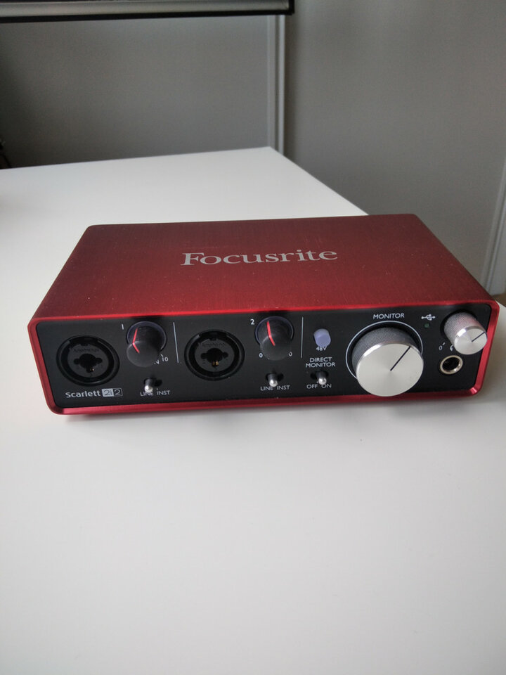 Focusrite Scarlett 2i2