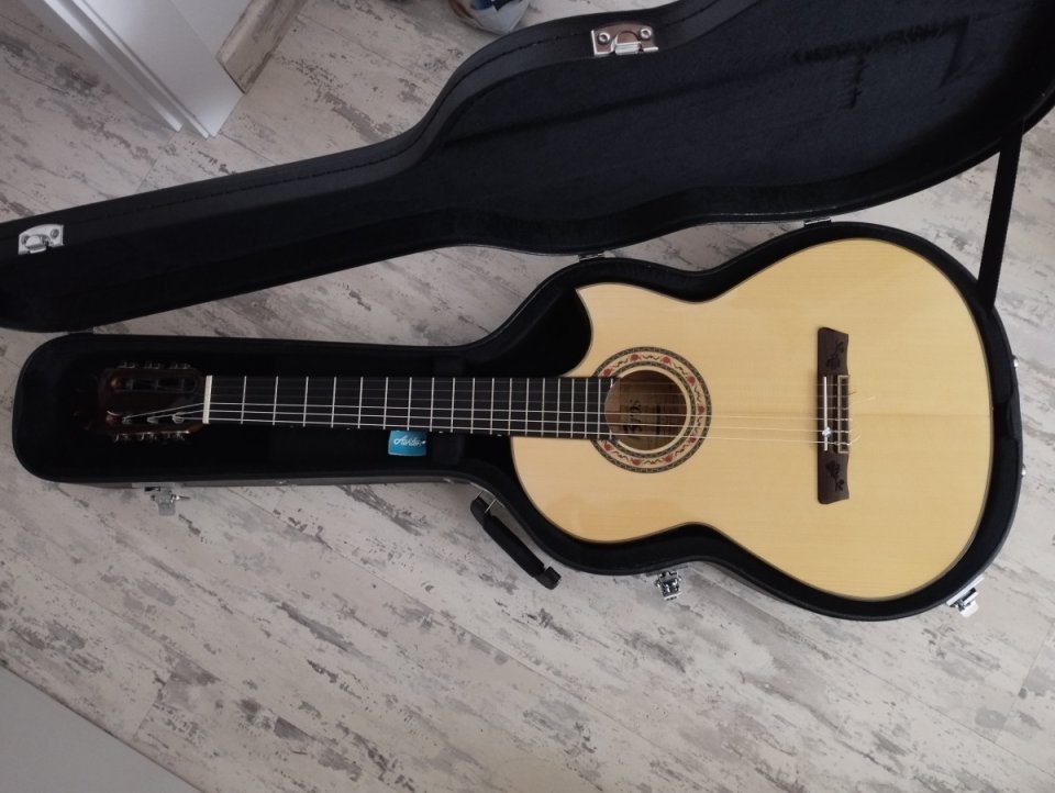 Guitarra Flamenca Bros Solea Especial (Cutaway)