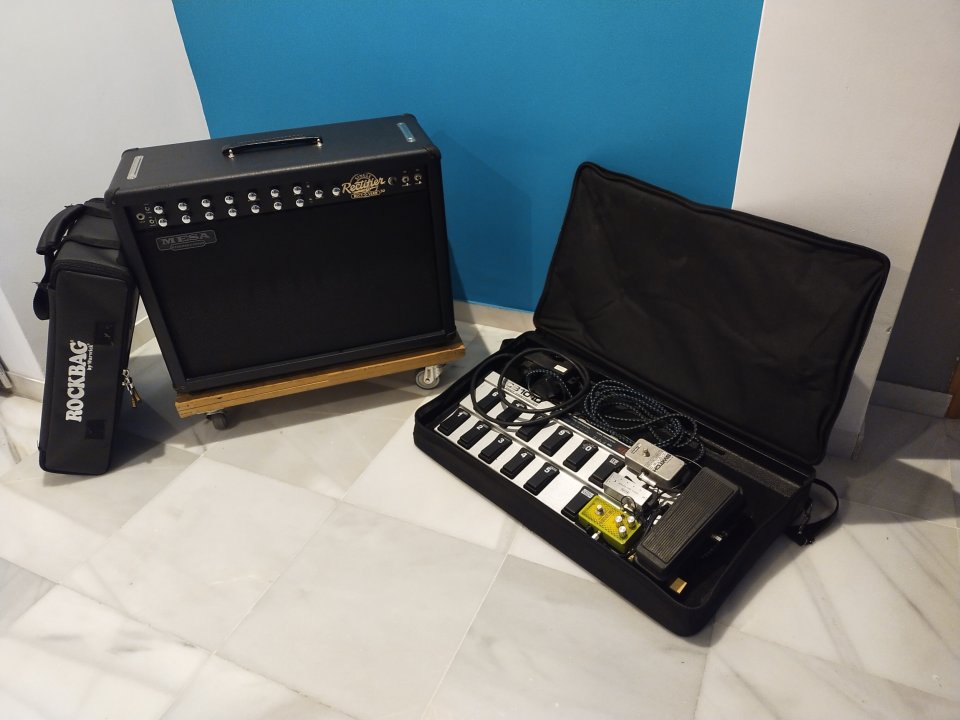 Todo mi equipo (Mesa Boogie/GForce/Furman/EH/Mxr/Fcb1010/Maletas)