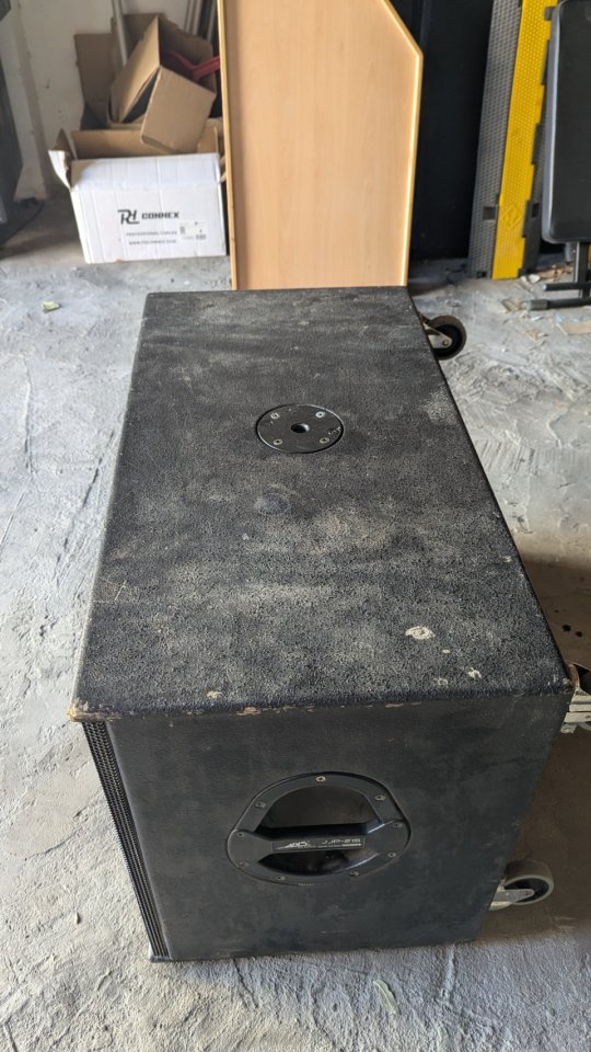 Subwoofers activos de doble 15"