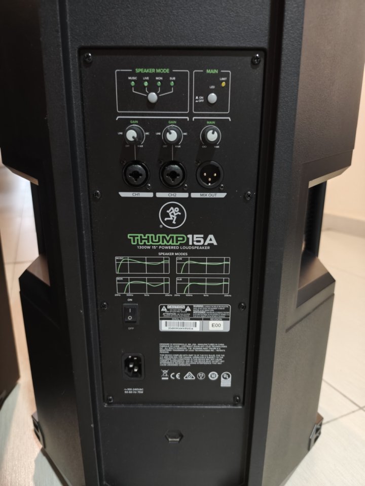 Altavoces Mackie Thump 15A de segunda mano · Foto 8 de 8 · Sevilla · 650 €